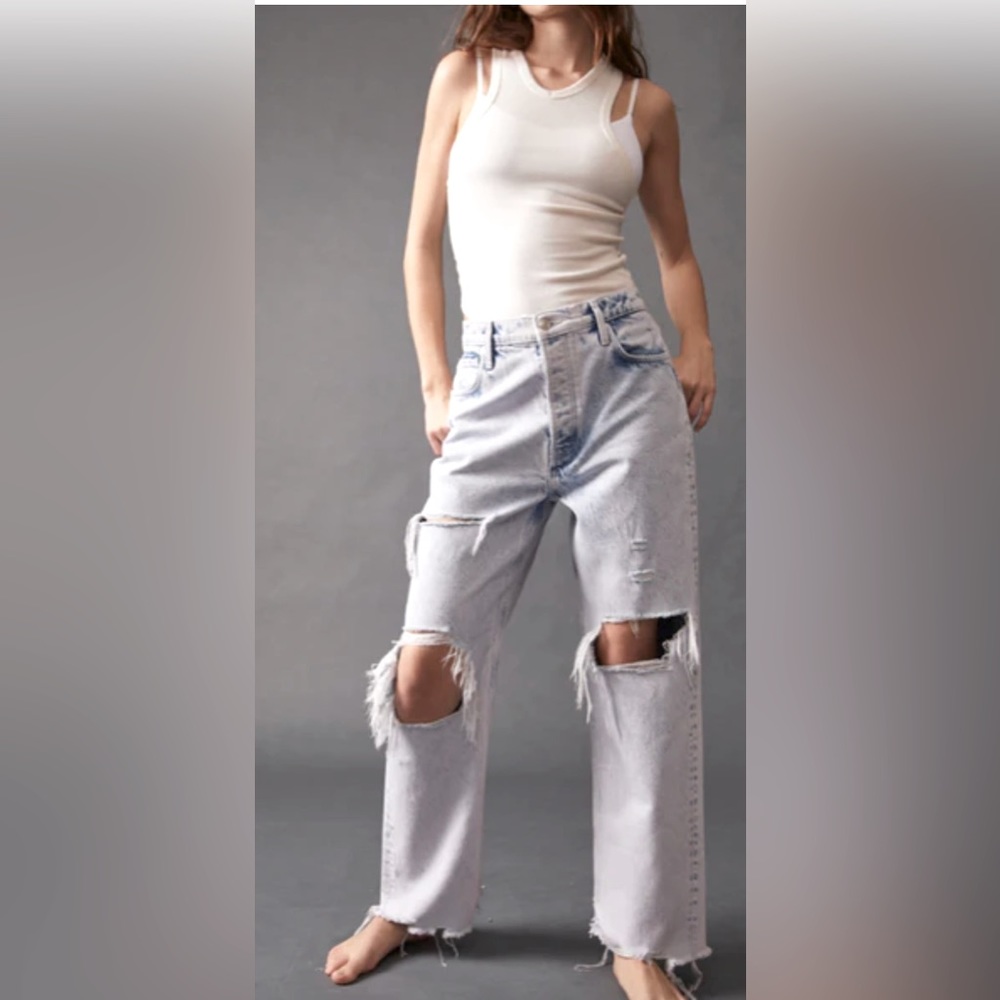 NTW-Free people•We the free. Size 28. Distressed.